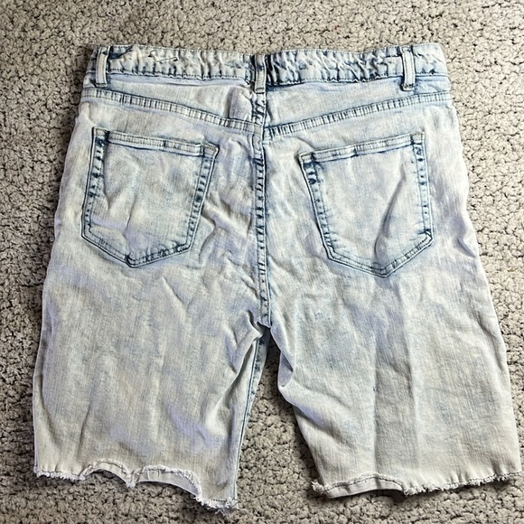 Ripped Light Blue Jean Shorts Men’s Waist Size 34 Summer Shorts Rue21 Y2K Skater - Picture 3 of 7
